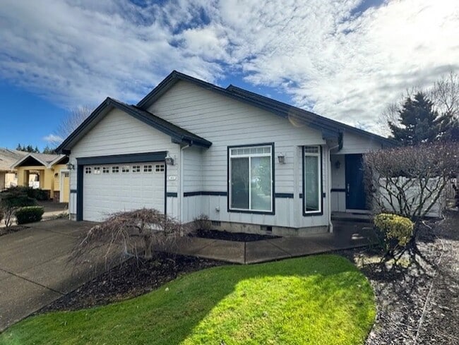 Building Photo - 4632 SW 47th Pl