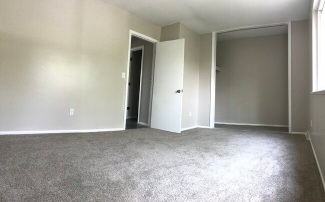 Second bedroom - 1045 Chambers Ct