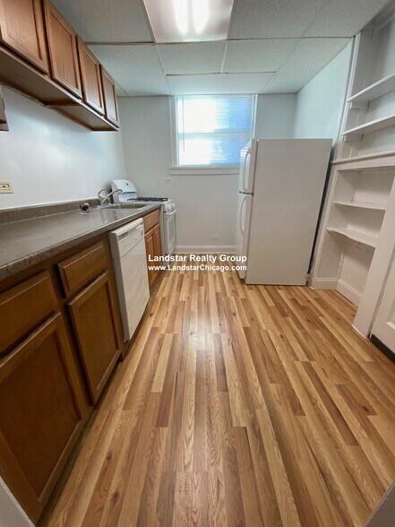 Building Photo - 730 Reba Pl