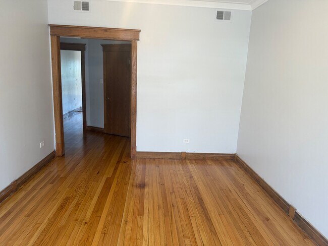 Building Photo - 6859 S King Dr