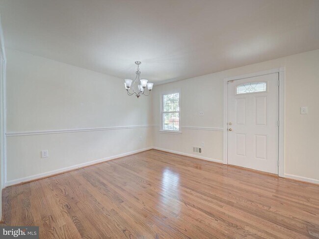 Building Photo - 13186 Putnam Cir