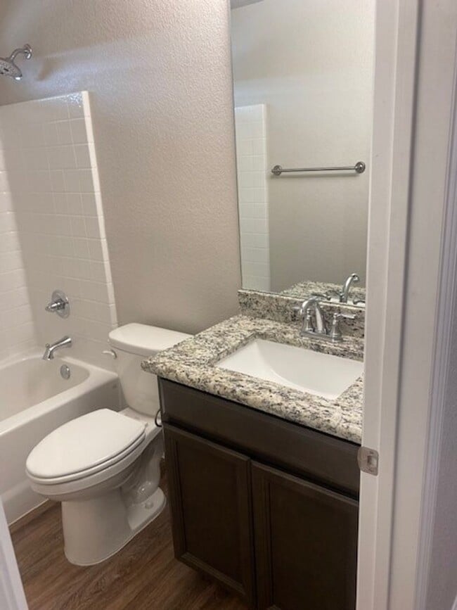 Building Photo - $200 OFF YOUR FIRST MONTH RENT MOVE IN SPECIAL