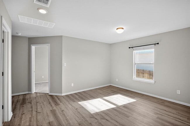 Building Photo - 320 Bright Star Ln