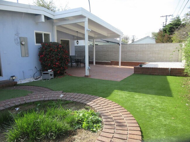 Building Photo - 13235 Cumpston St