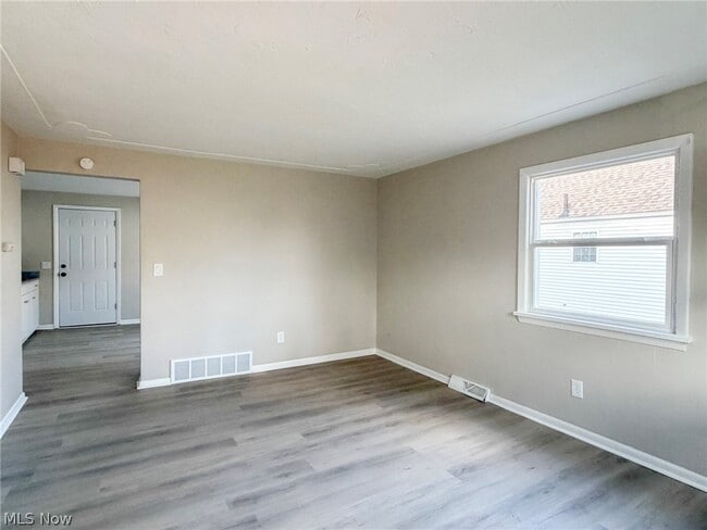 Building Photo - 642 Broadway