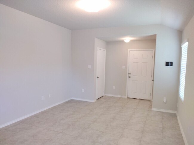 Building Photo - Fresh and Clean!!!