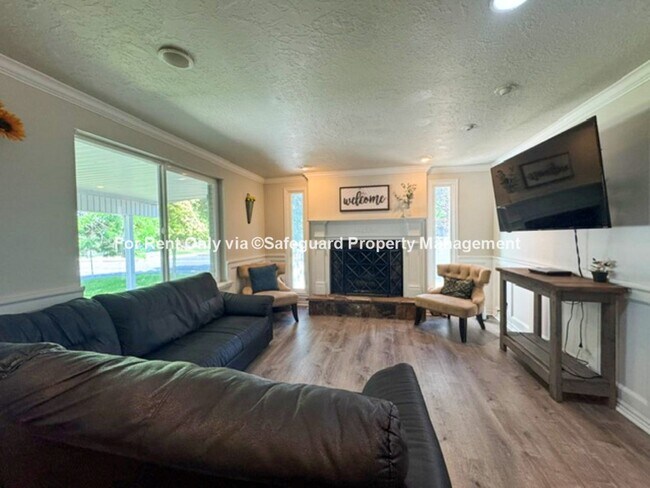 Building Photo - Spacious West Jordan Home on Large Corner Lot
