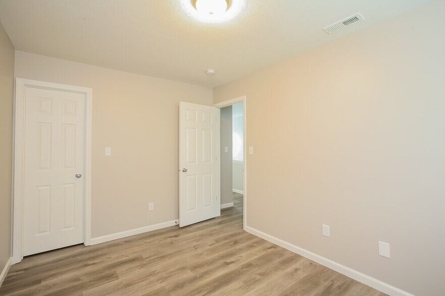 Building Photo - 3423 Grove Berry Ln