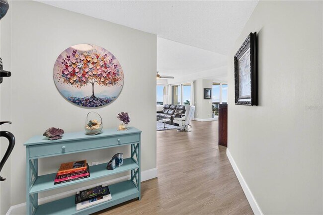 Building Photo - 736 Island Way