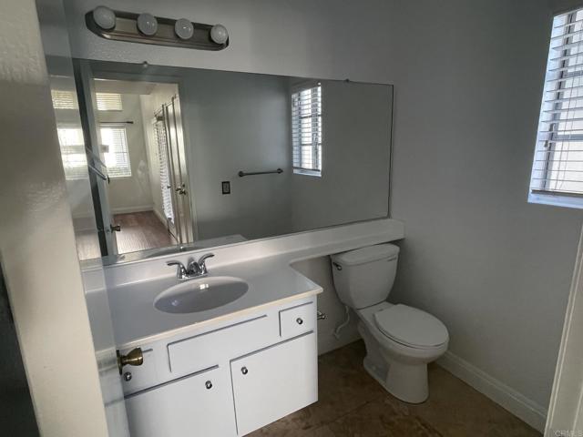 Building Photo - 740 Eastshore Terrace