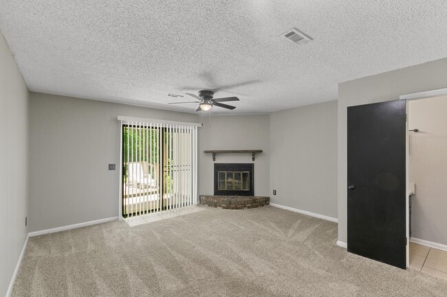 Building Photo - 115 Candlebrook Dr