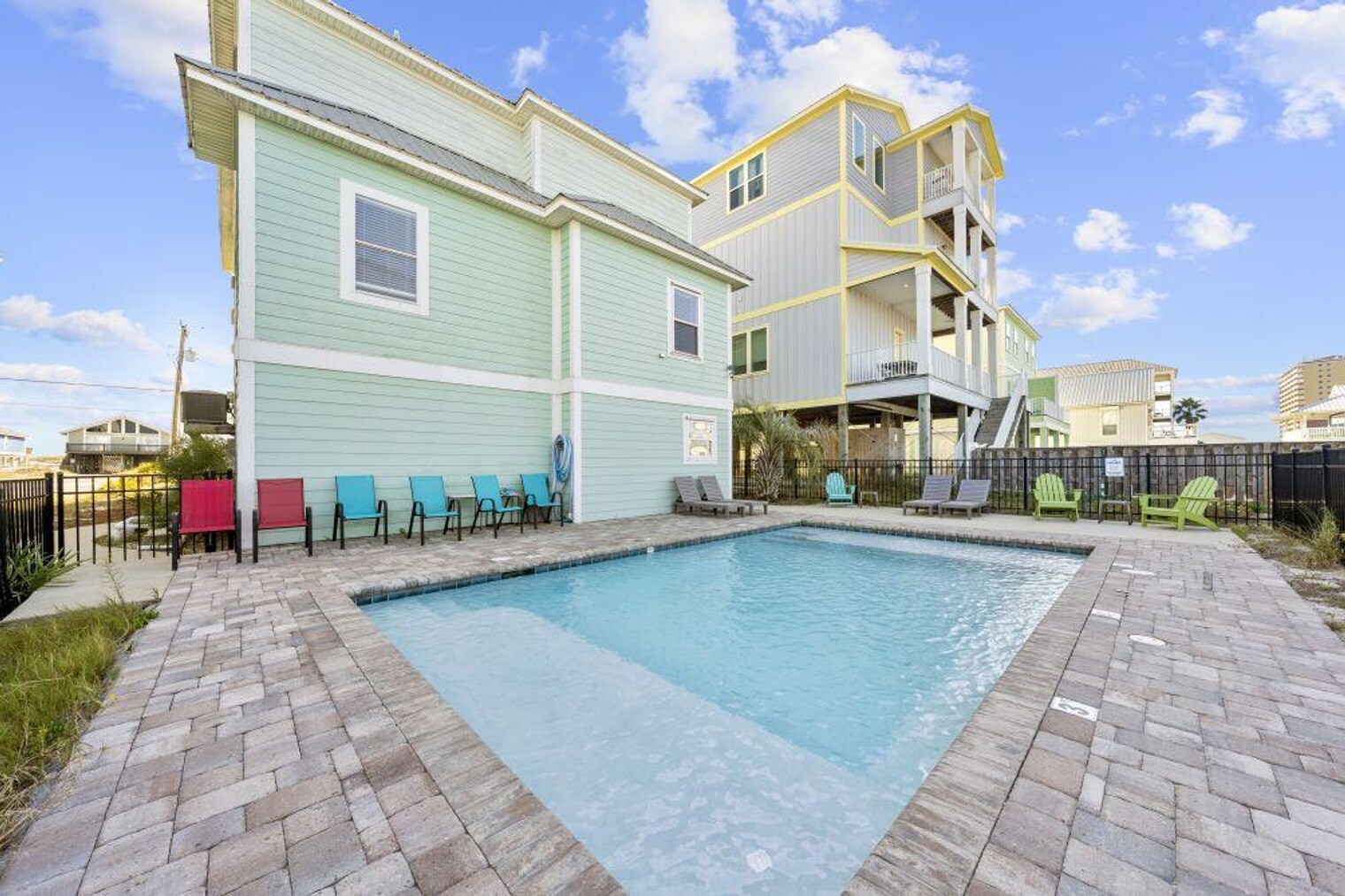 Building Photo - 1412 W Beach Blvd