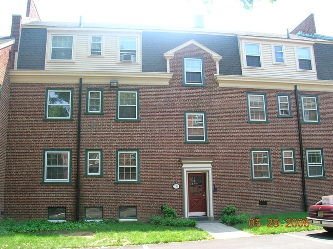 Building Photo - 734 North Terrace