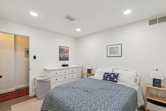 Building Photo - 1829 Kater St