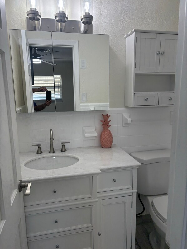 Building Photo - 3393 NE Sandra Dr