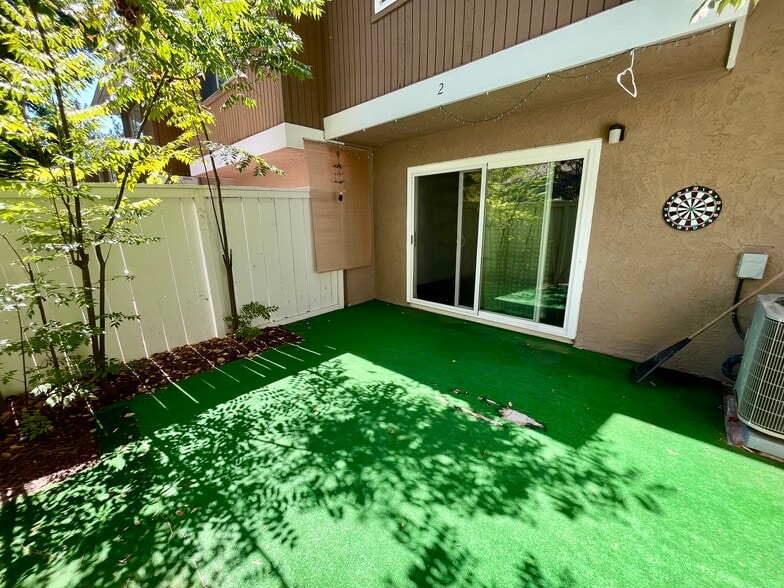 Building Photo - 4265 Mesa Vista Way
