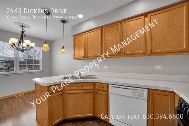 Building Photo - 2463 Dickens Dr