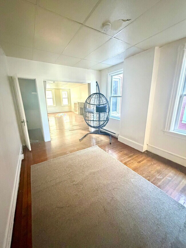 Building Photo - 839 E Orange St