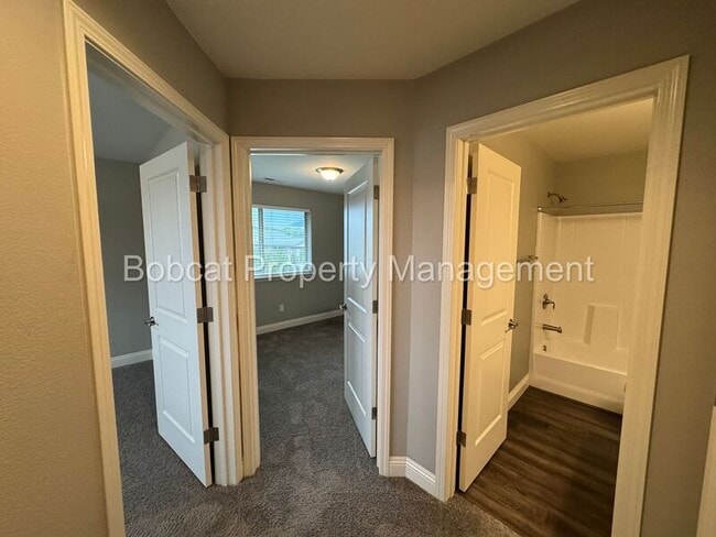Building Photo - 1399 Handelin Rd