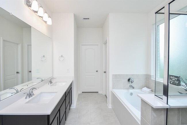 Building Photo - 4813 Vida Vis Dr
