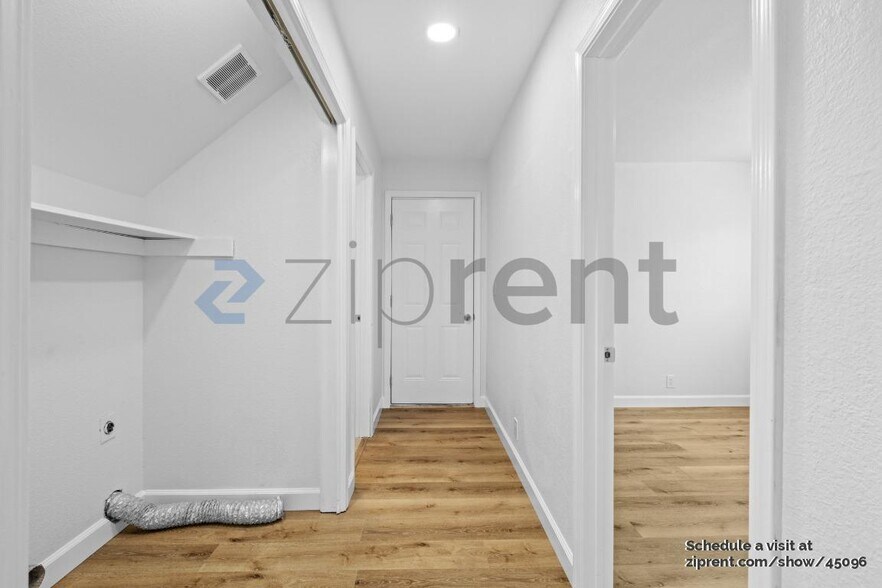 Building Photo - 1275 Sweetbrier Pl