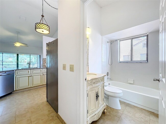 Building Photo - 20 Vía De Casas Sur