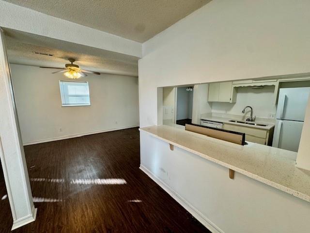 Building Photo - 280 S Hill Ave