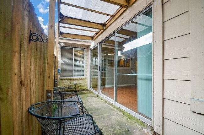 Building Photo - 12722 Ashford Brook Dr
