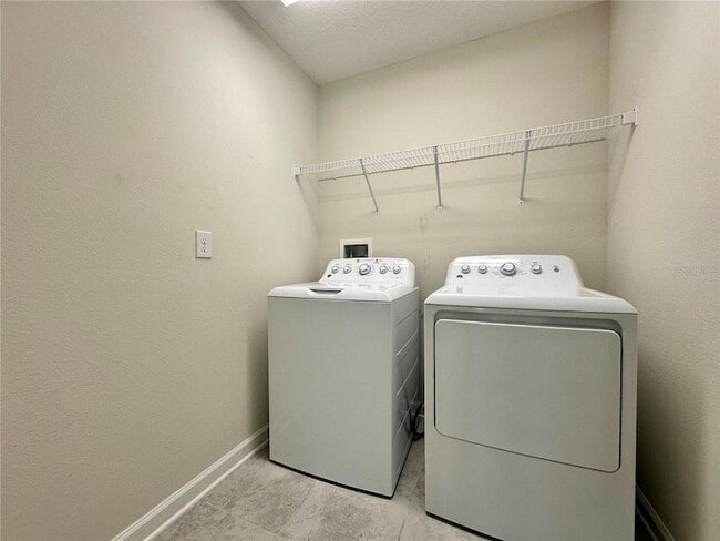 Building Photo - 11832 Charades St