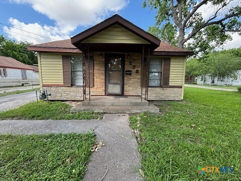 Primary Photo - 223 Seadrift St
