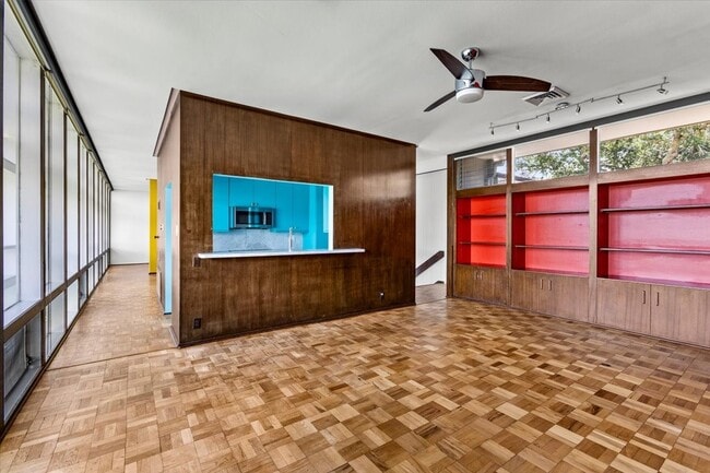 Building Photo - 1310 Harbor View Dr