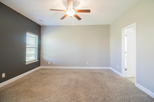 Building Photo - 6 Eagle Nest Dr