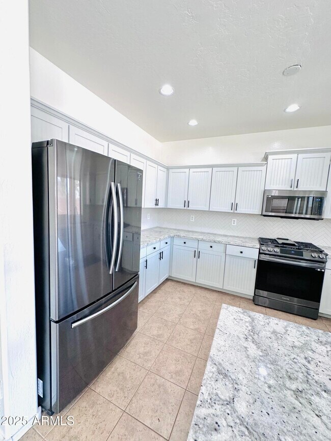 Building Photo - 3288 W Mineral Butte Dr