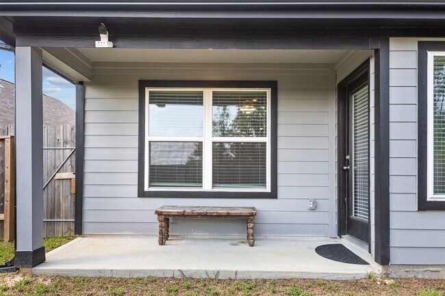 Building Photo - 30290 Kingston Heath Dr