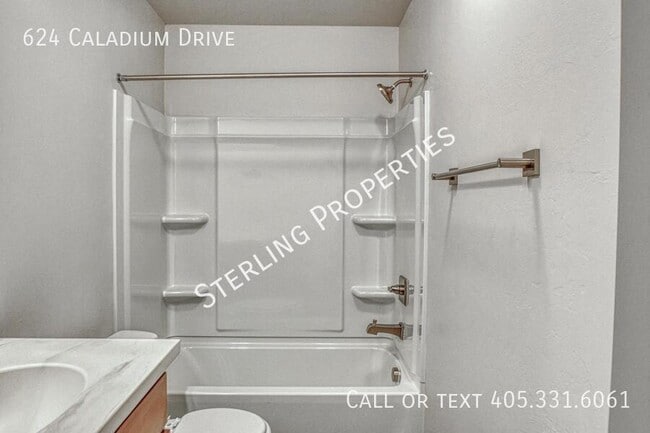 Building Photo - 624 Caladium Dr