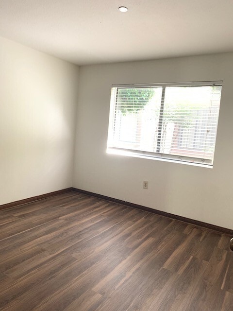 Building Photo - Los Caballeros #119-A