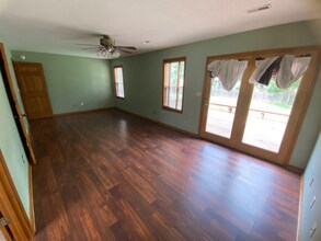 Building Photo - Beautiful Single Family Home in South Columbia