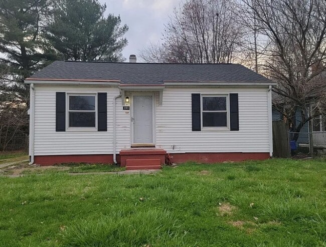Primary Photo - 2001 Lodge Ave