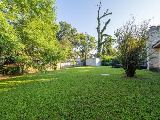 Building Photo - 4804 Broadhill Dr