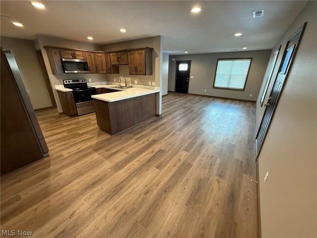 Building Photo - 244 Allen Ln SE