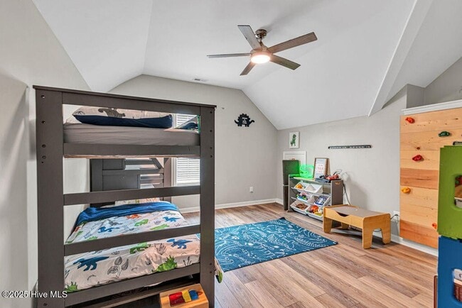 Building Photo - Welcome to Woodlands!