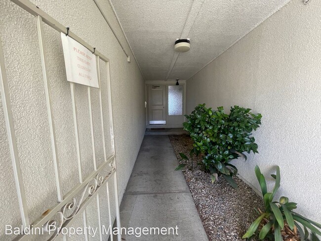 Building Photo - 3 br, 1.5 bath House - 2360 Greendale Drive