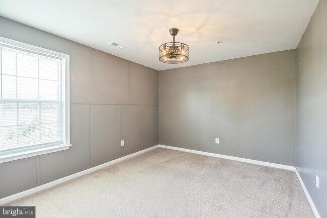 Building Photo - 14 Candleberry Dr
