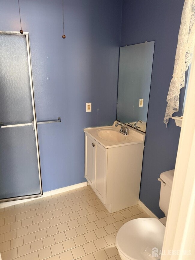 Building Photo - 343 Ventnor Ct