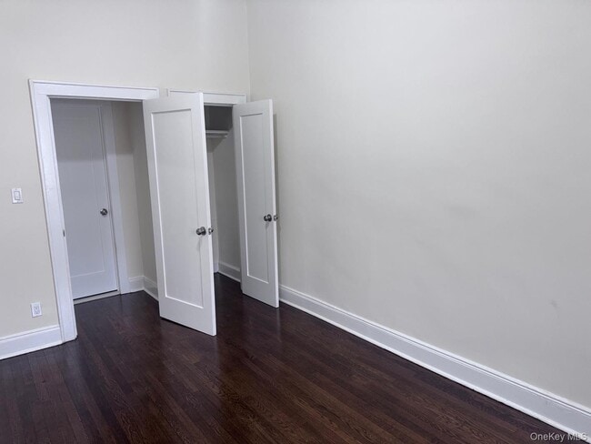 Building Photo - 62 Jerusalem Ave