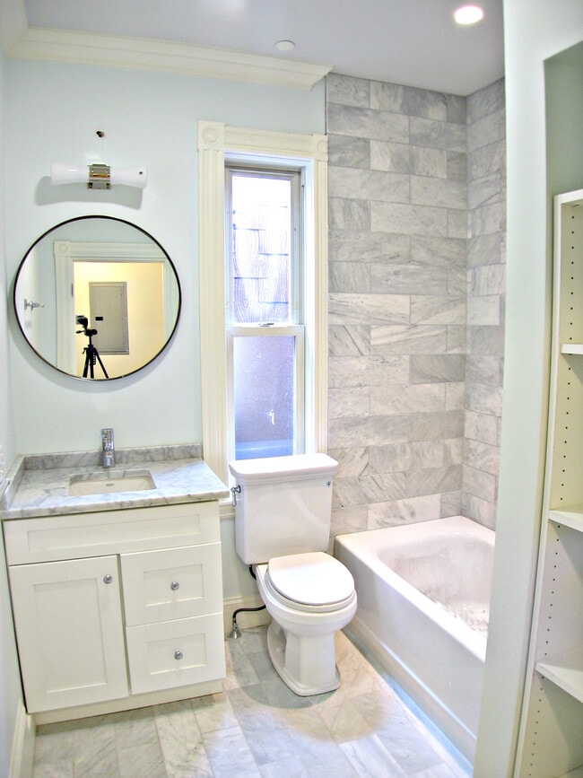 Building Photo - 14 Armstrong St