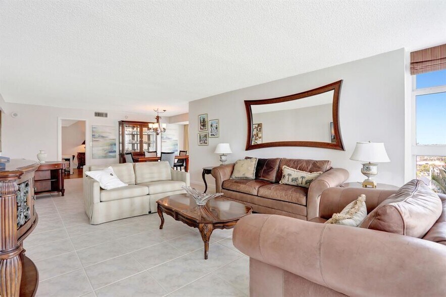 Building Photo - 1360 S Ocean Blvd
