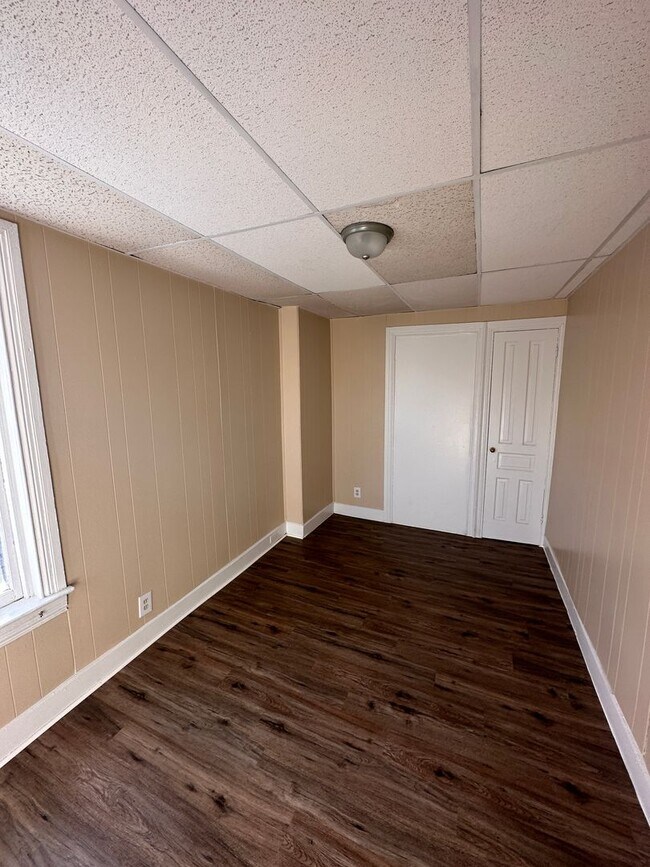 Building Photo - 121 N State St