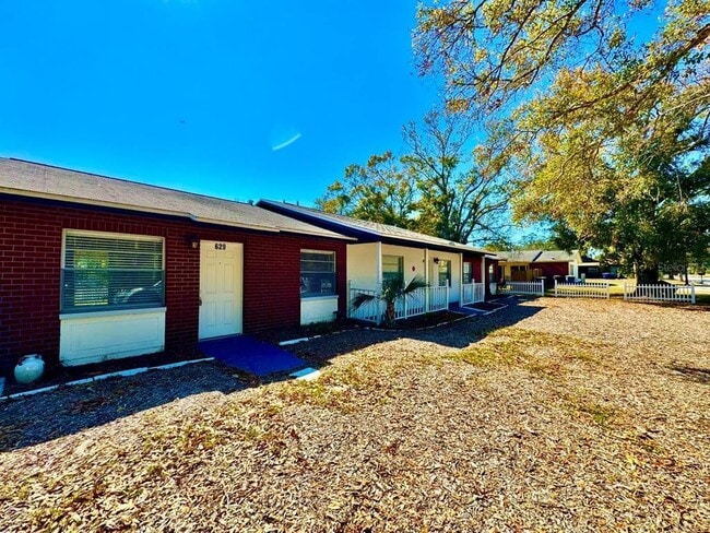 Building Photo - 629 Wildwood Way