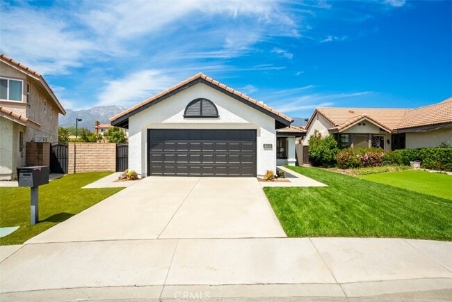 Building Photo - 10638 Grandview Dr